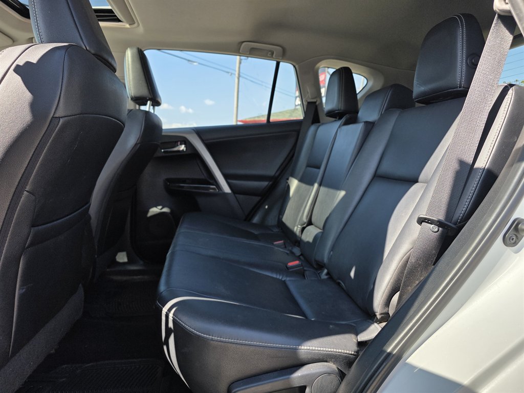 2016 Toyota RAV4 Limited - Photo 9
