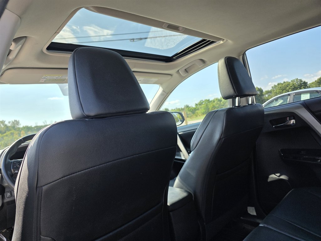 2016 Toyota RAV4 Limited - Photo 10