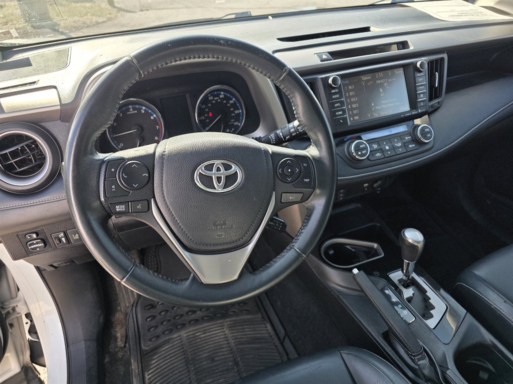 2016 Toyota RAV4 Limited - Photo 6