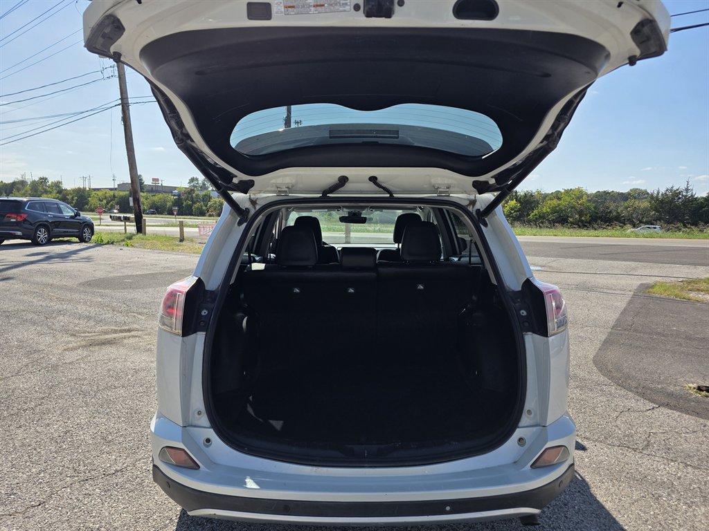 2016 Toyota RAV4 Limited - Photo 13